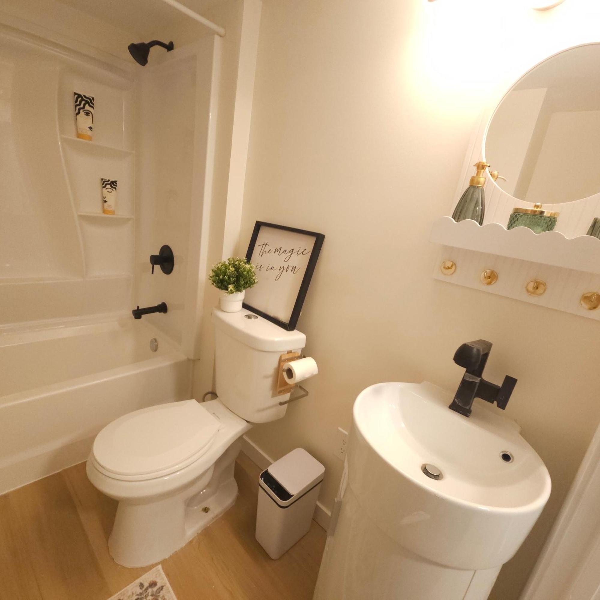 Cozy Basement Suite Winnipeg Walk To Transit 외부 사진